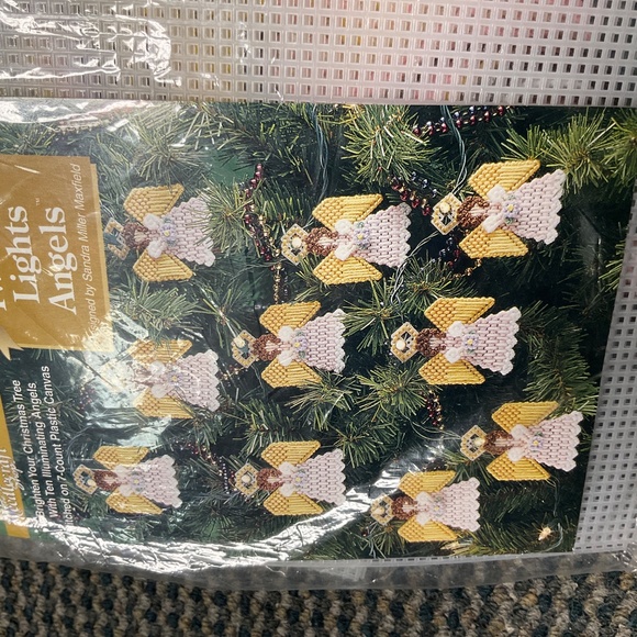 The Needlecraft Shop Plastic Canvas Kits - Picture 8 of 8